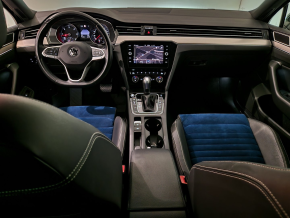 VW Passat Variant Elegance TDI SCR DSG thumbnail