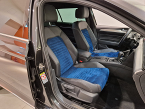 VW Passat Variant Elegance TDI SCR DSG thumbnail