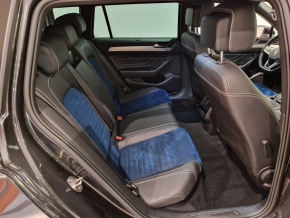 VW Passat Variant Elegance TDI SCR DSG thumbnail