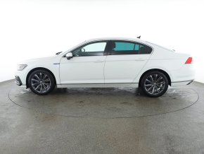 VW Noul Passat GTE 1.4 TSI 218 CP PHEV thumbnail