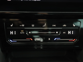 VW Noul Passat GTE 1.4 TSI 218 CP PHEV thumbnail