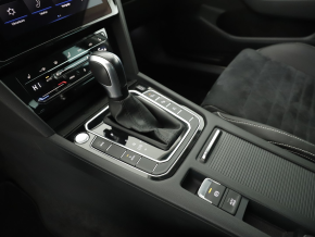 VW Noul Passat GTE 1.4 TSI 218 CP PHEV thumbnail