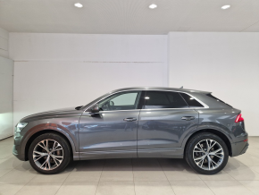 Audi Q8 55 TFSI quattro thumbnail