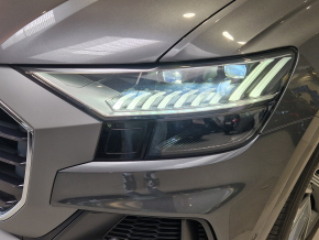 Audi Q8 55 TFSI quattro thumbnail