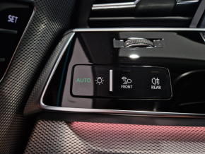 Audi Q8 55 TFSI quattro thumbnail