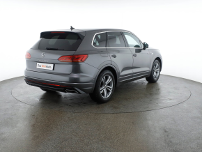 VW Touareg R-Line TDI 4MOTION thumbnail