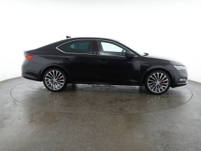 Škoda OCTAVIA Premium iV DSG thumbnail