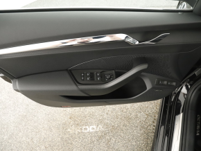 Škoda OCTAVIA Premium iV DSG thumbnail