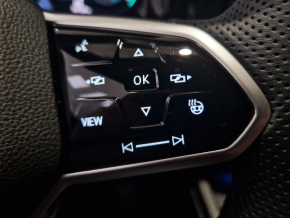 VW Golf GTE thumbnail