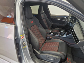 Audi RS6 Avant performance quattro thumbnail