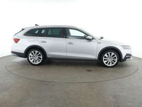 Škoda OCTAVIA Combi 4x4 SCOUT TDI DSG thumbnail
