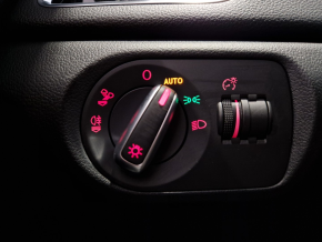 Audi Q3 Sport 2.0 TDI quattro thumbnail