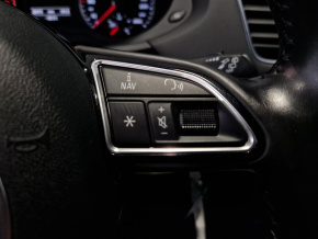 Audi Q3 Sport 2.0 TDI quattro thumbnail