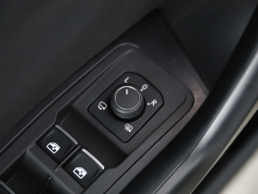 VW T-Roc Sport 2.0 TDI 4Mot DSG thumbnail