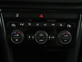 VW T-Roc Sport 2.0 TDI 4Mot DSG thumbnail