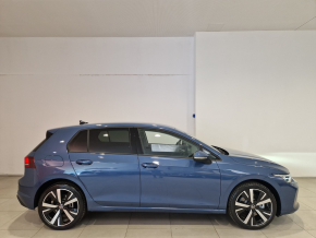 VW Golf Life 1.5 TSI DSG PHEV TD thumbnail