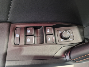 CUPRA Leon 1.5 eTSI DSG7 thumbnail