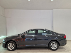VW Noul Passat Comfortline 2.0 TDI DSG thumbnail