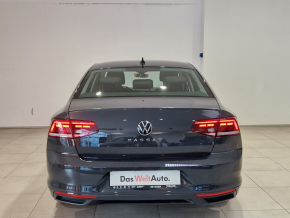 VW Noul Passat Comfortline 2.0 TDI DSG thumbnail