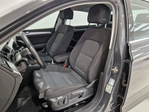 VW Noul Passat Comfortline 2.0 TDI DSG thumbnail