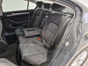 VW Noul Passat Comfortline 2.0 TDI DSG thumbnail