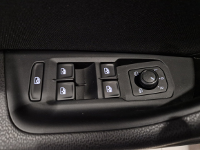 VW Noul Passat Comfortline 2.0 TDI DSG thumbnail