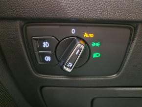 VW Noul Passat Comfortline 2.0 TDI DSG thumbnail