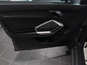 Audi Q3 Sportback 40 TDI quattro thumbnail