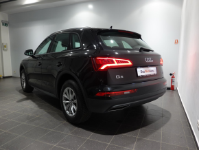Audi Q5 35 TDI quattro Audi Business thumbnail