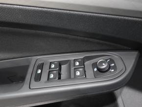 VW Golf Life TDI thumbnail
