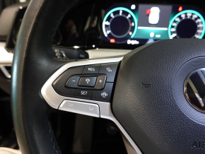 VW Golf Life TDI thumbnail