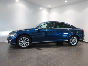 VW Noul Passat Highline 2.0 TDI DSG thumbnail