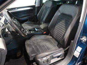 VW Noul Passat Highline 2.0 TDI DSG thumbnail