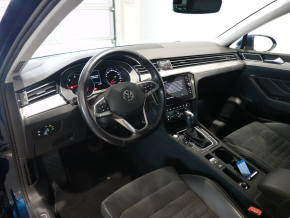 VW Noul Passat Highline 2.0 TDI DSG thumbnail