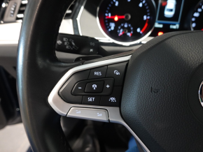 VW Noul Passat Highline 2.0 TDI DSG thumbnail