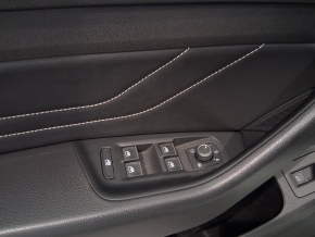 VW Noul Arteon Elegance 2.0 TDI SCR DSG4Mot thumbnail