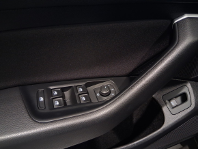 VW Noul Passat Comfortline 2.0 TDI DSG thumbnail