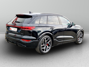 Audi Q6 e-tron quattro thumbnail