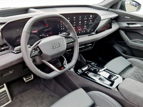Audi Q6 e-tron quattro thumbnail