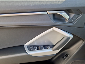 Audi Q3 Advanced 40 TFSI quattro thumbnail