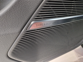 Audi SQ8 PI TFSI quattro thumbnail