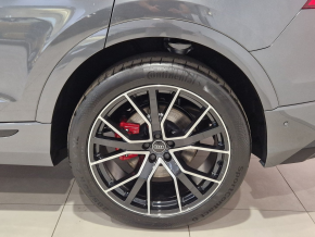 Audi Q8 PI 55 TFSI e quattro 290 kW / 394 CP thumbnail
