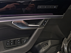 VW Noul Touareg R-Line V6 TDI TD thumbnail