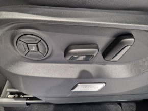 VW Noul Touareg R-Line V6 TDI TD thumbnail