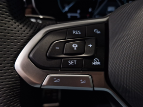 VW Noul Touareg R-Line V6 TDI TD thumbnail