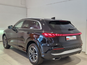 Audi Q5 40 TFSI quattro thumbnail
