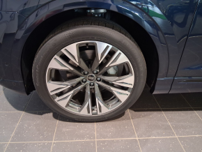 Audi Q8 PI 55 TFSI quattro thumbnail