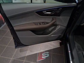 Audi Q8 PI 55 TFSI quattro thumbnail