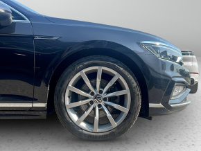 VW Passat Variant Business TDI DSG thumbnail