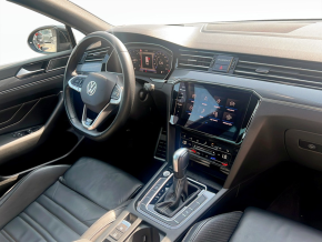 VW Passat Variant Business TDI DSG thumbnail